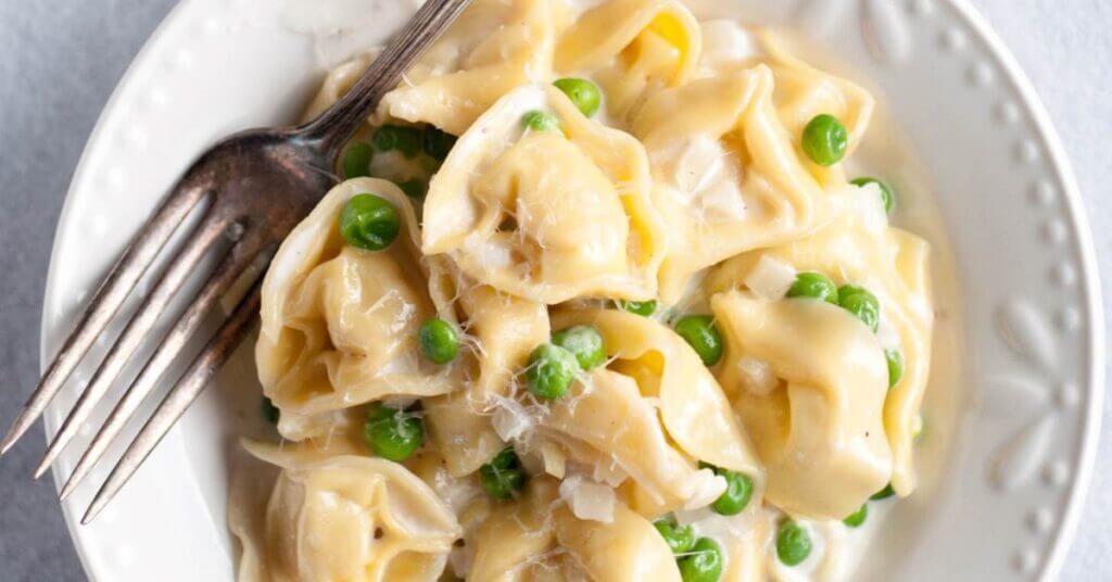 creamy-tortellini-with-peas