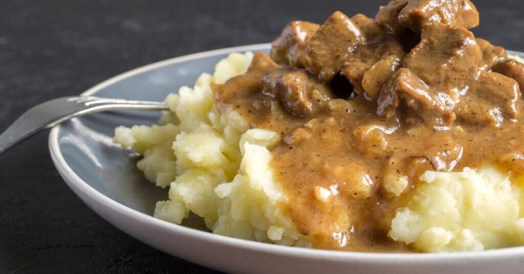 cubed-venison-gravy-over-mashed-potatoes