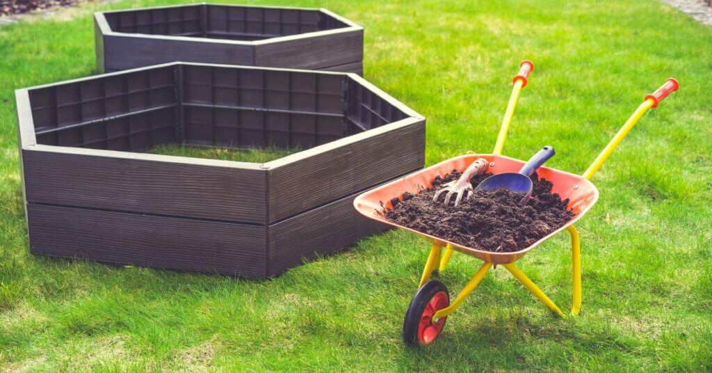 how-to-fill-raised-bed-cheap